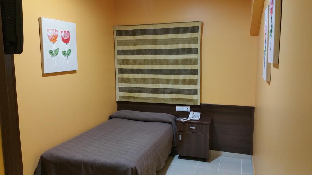 Hotel Leon La Palma Del Condado Room photo